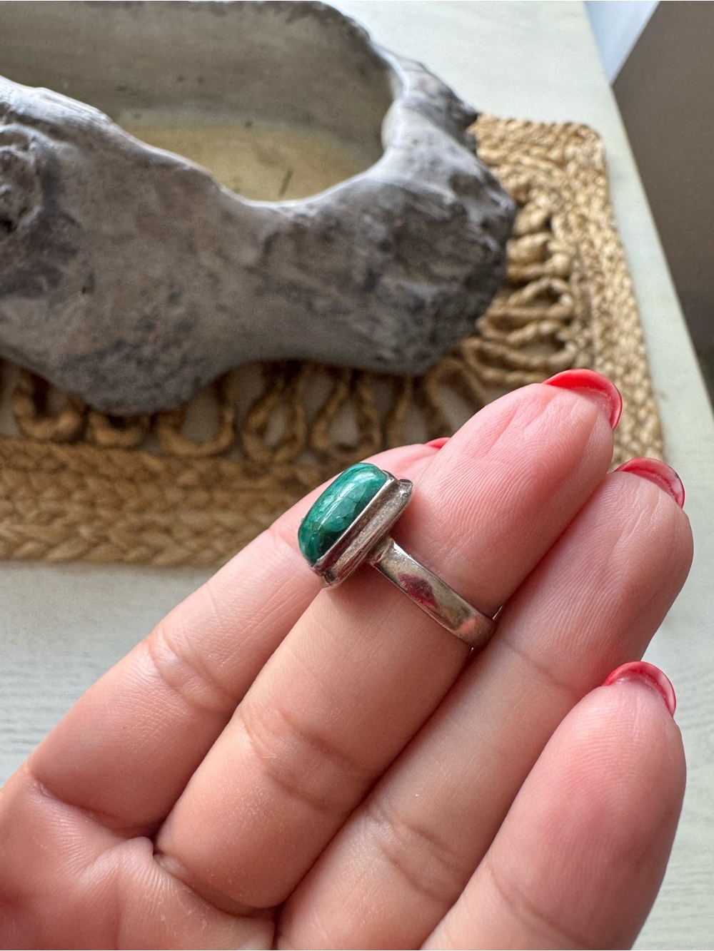 GREEN MALACHITE STERLING SILVER RING - Picture 6 of 10